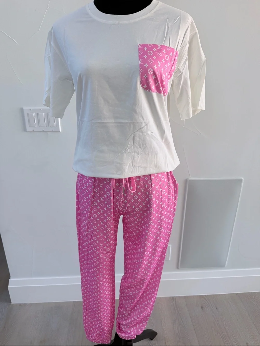 Women's Two-Piece Lounge Set - Pink/White size M